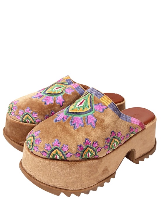 FARM Rio Shoes - Farm Rio Sand Island Velvet Tapestry Embroidered Platform Mule Size 8